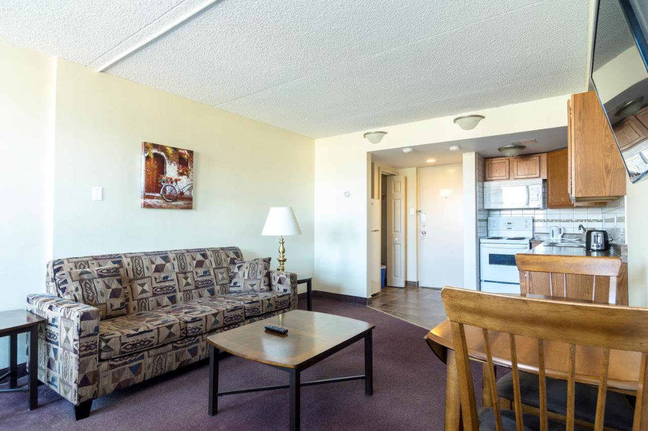 Irving West Hotel Gander Bagian luar foto