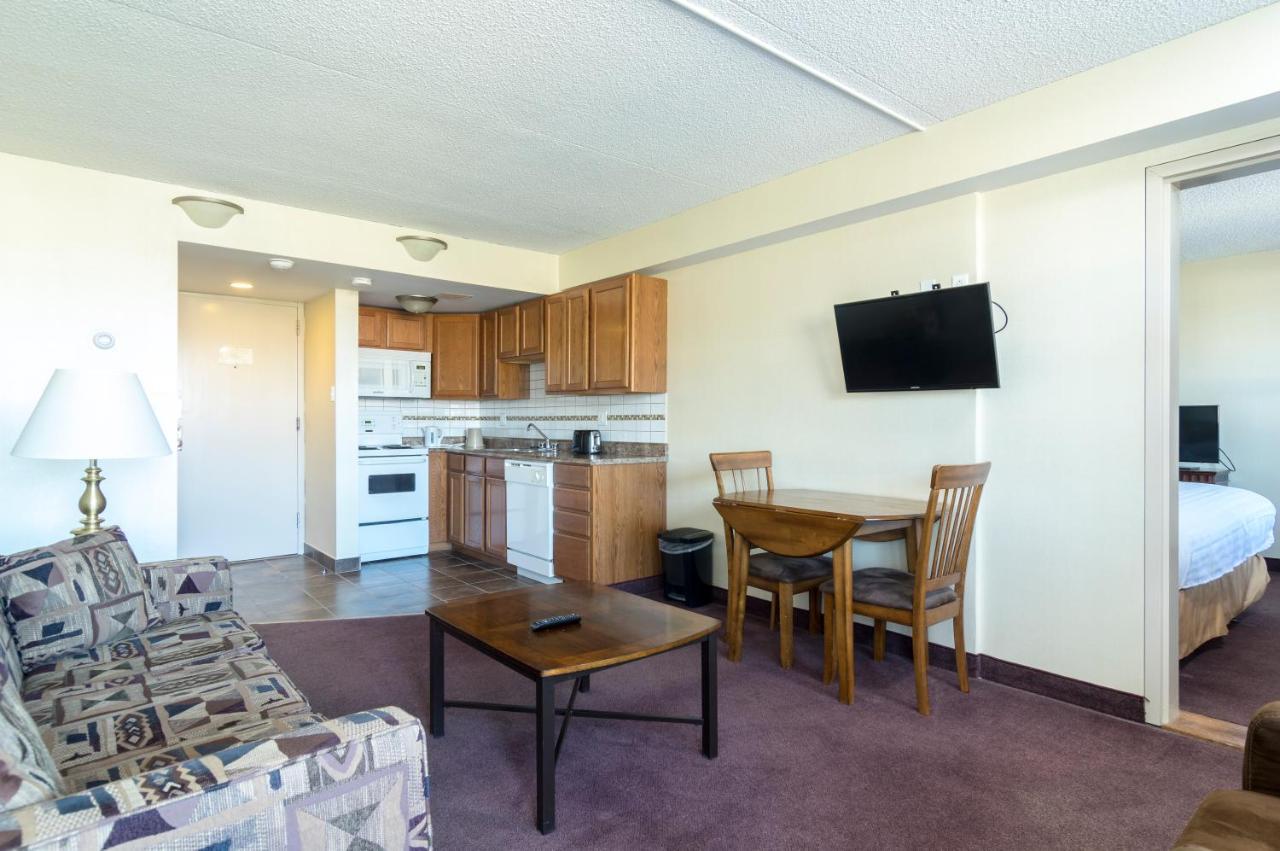 Irving West Hotel Gander Bagian luar foto