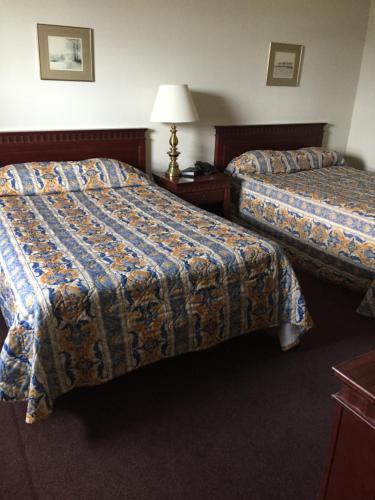 Irving West Hotel Gander Bagian luar foto